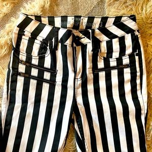 Hot Topic B/W striped jeans size 3